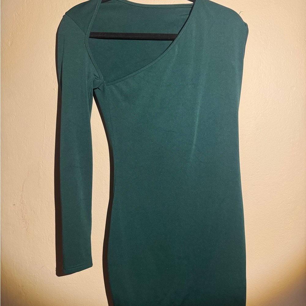 Elegant Green One-Shoulder Dress